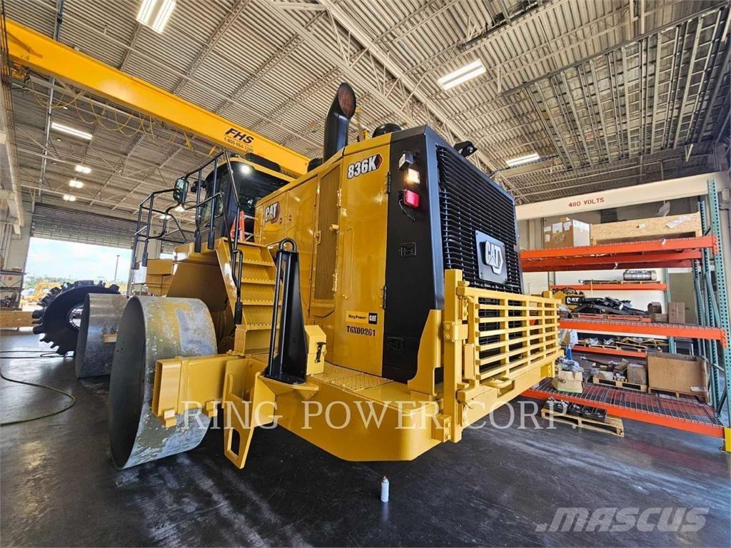 CAT 836K Jordkompaktorer