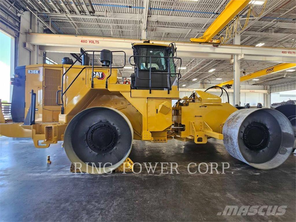 CAT 836K Jordkompaktorer