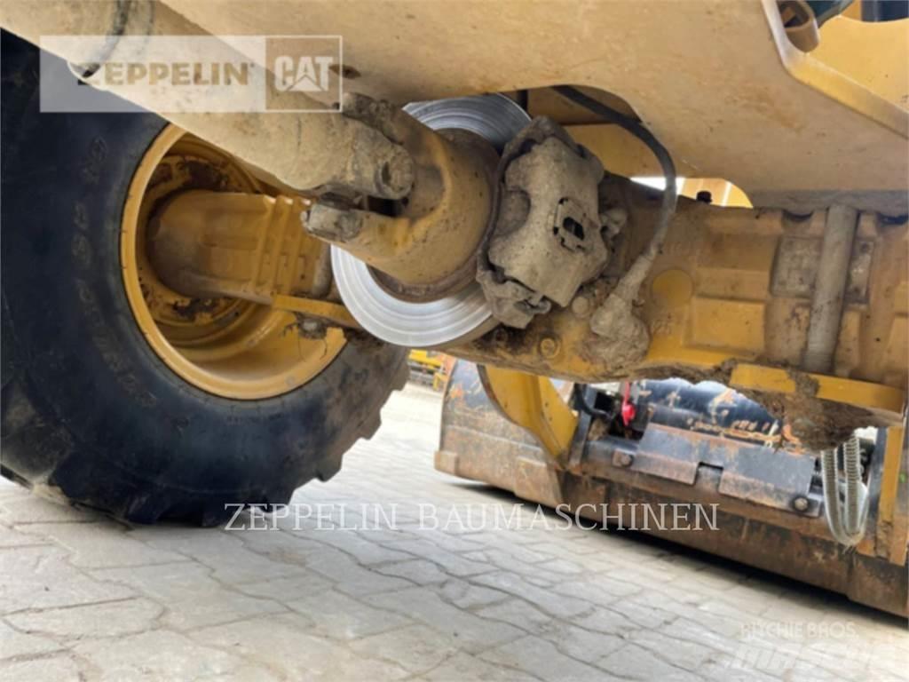 CAT 906M Hjullastare
