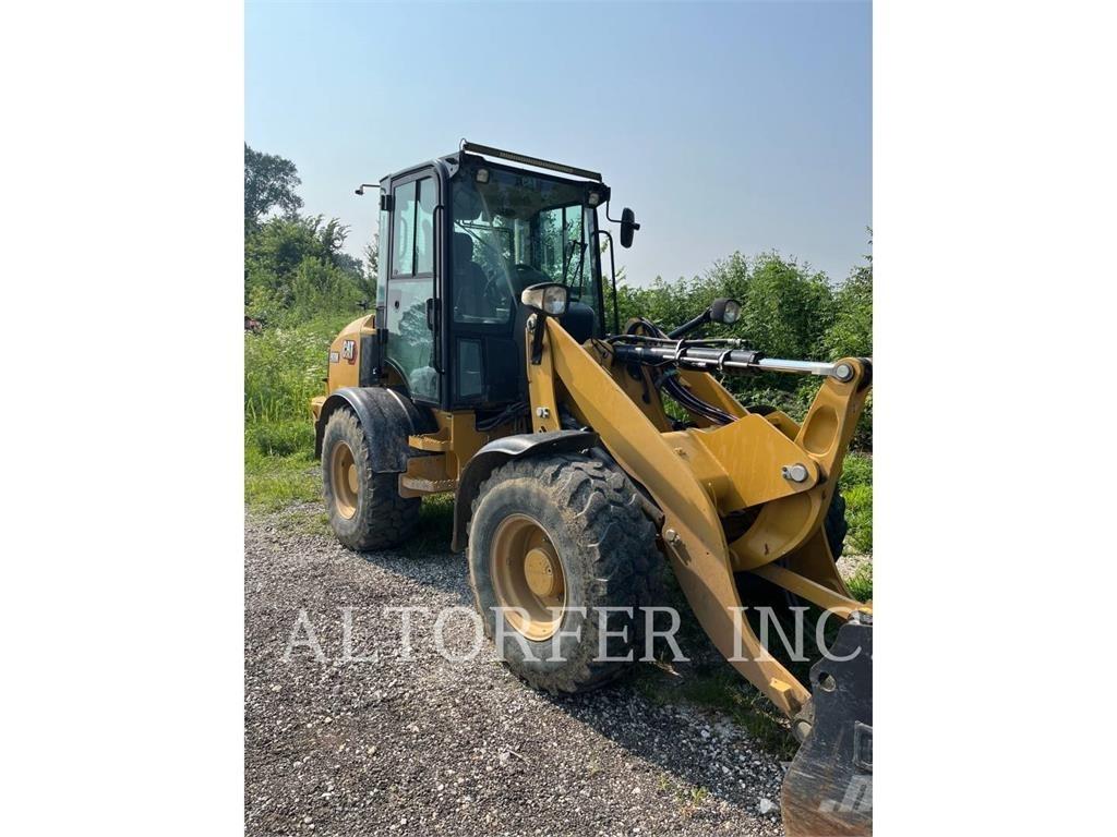 CAT 908M Minilastare