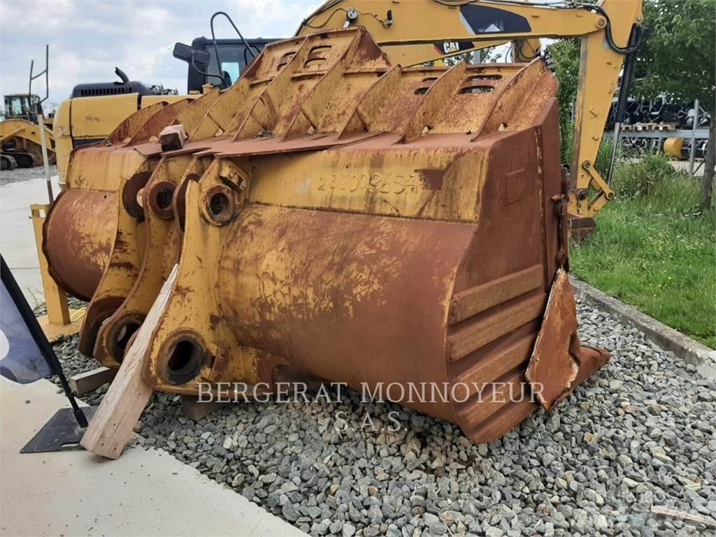 CAT 988 Skopor