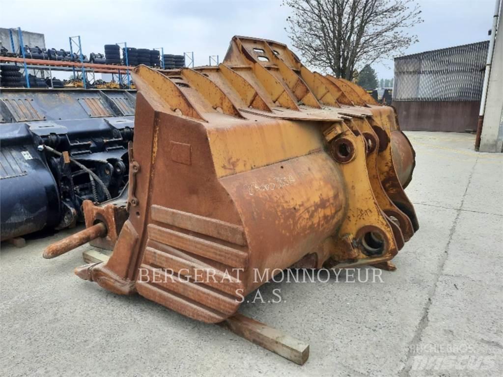 CAT 988 Skopor