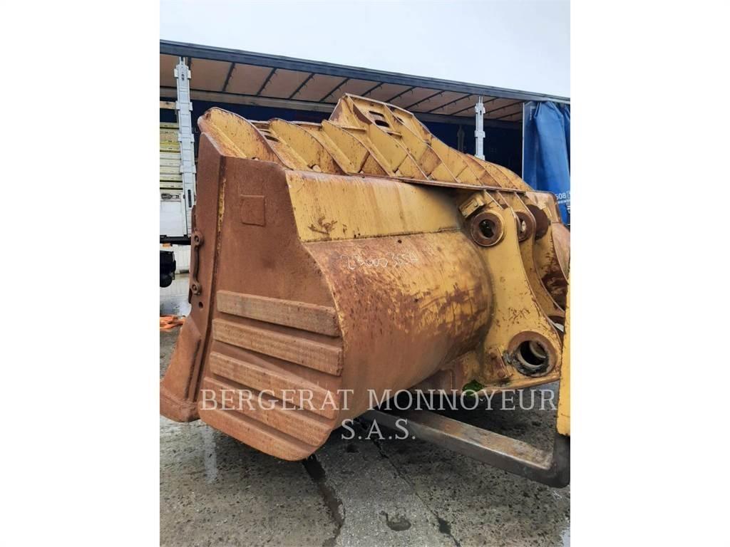 CAT 988 Skopor