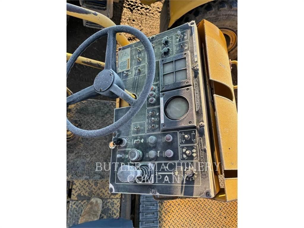CAT AP-1000B Asfaltsläggningsmaskiner
