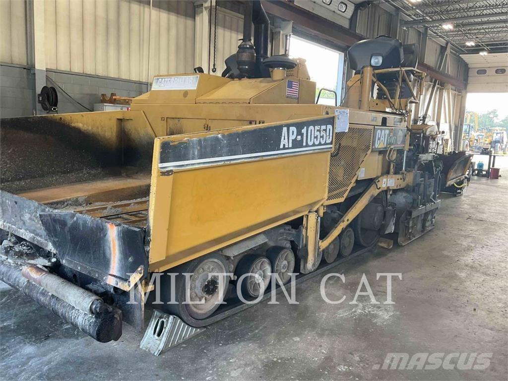 CAT AP-1055D Asfaltsläggningsmaskiner