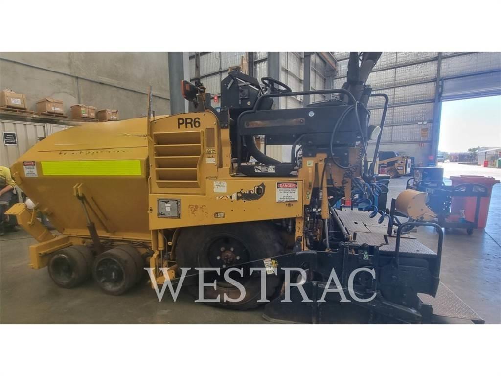 CAT AP-300 Asfaltsläggningsmaskiner