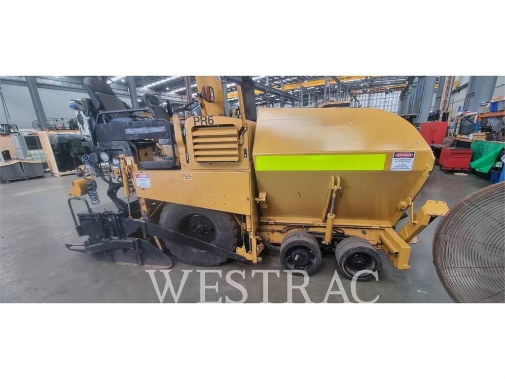 CAT AP-300 Asfaltsläggningsmaskiner