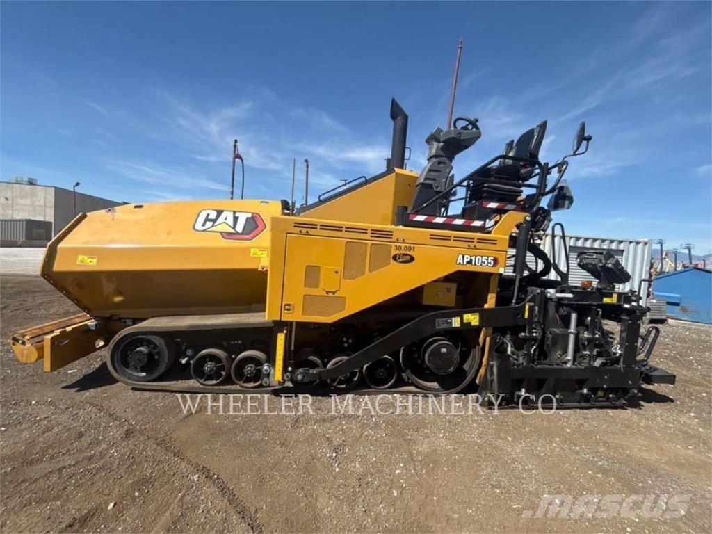 CAT AP1055 Asfaltsläggningsmaskiner
