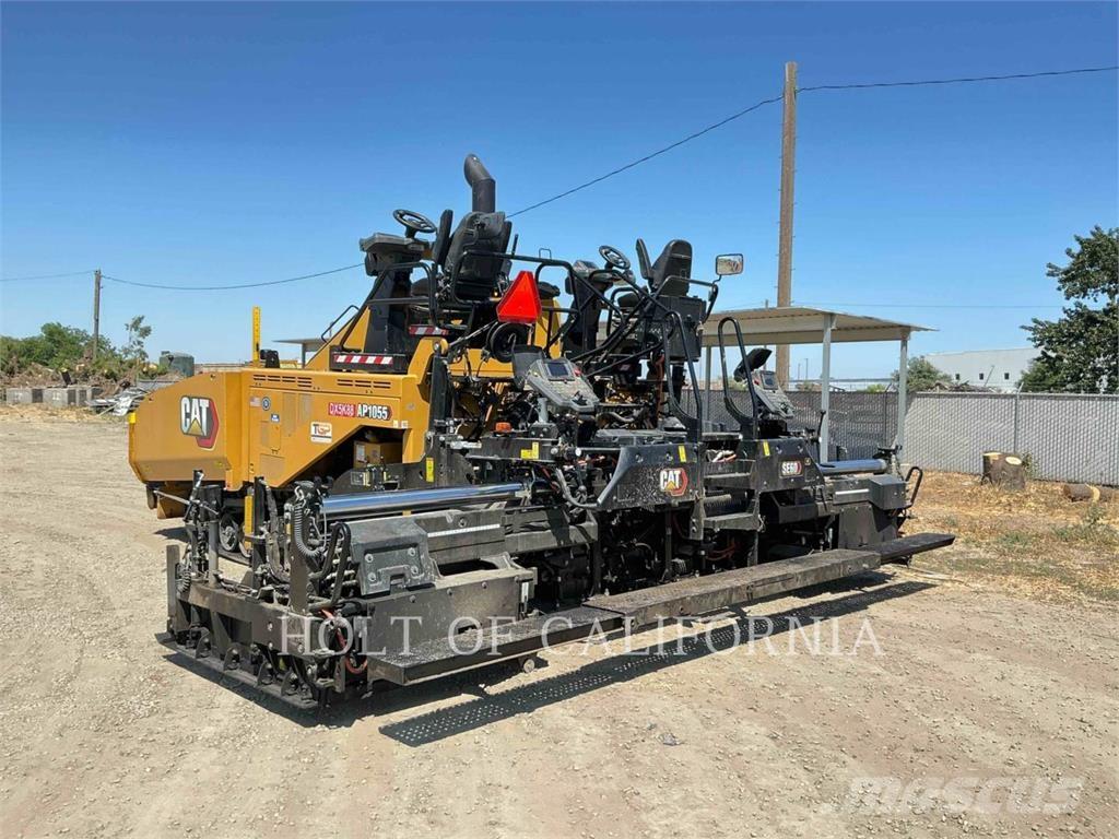 CAT AP1055 Asfaltsläggningsmaskiner