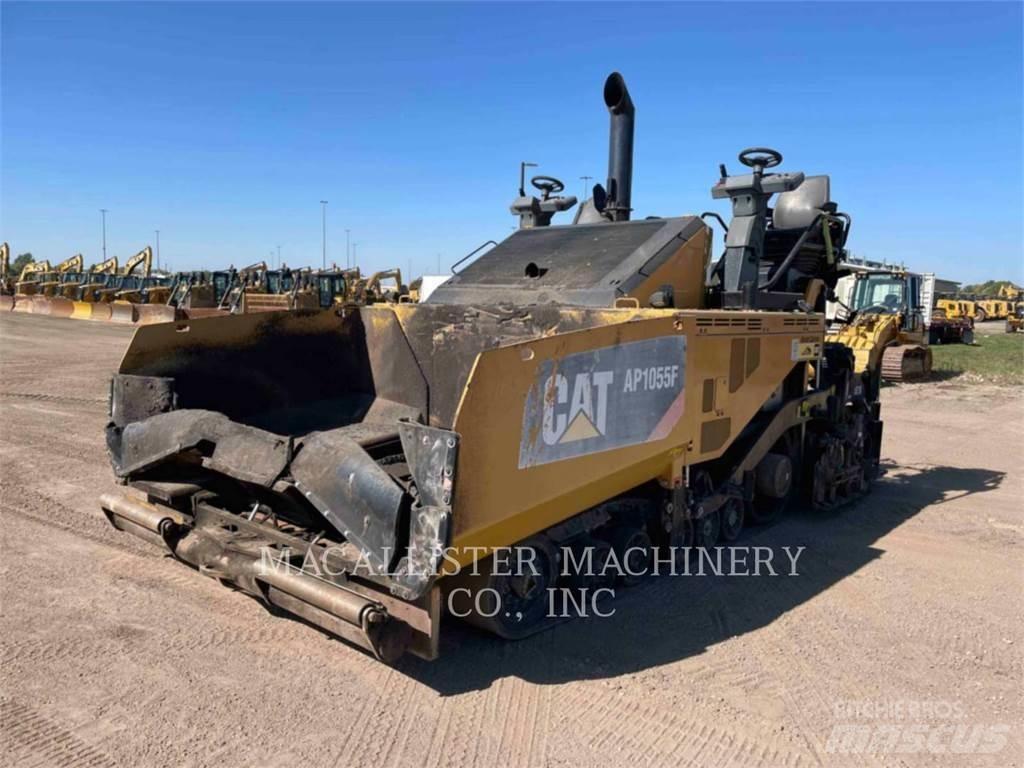 CAT AP1055F Asfaltsläggningsmaskiner