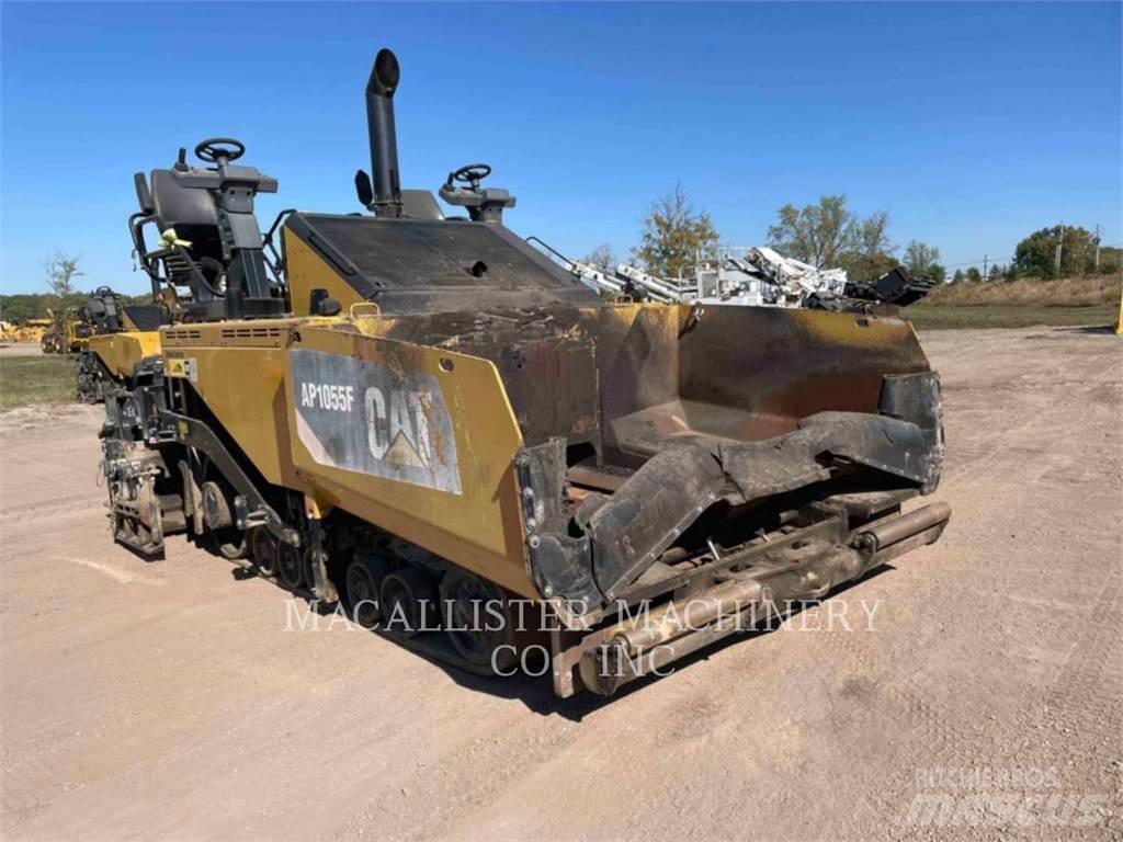 CAT AP1055F Asfaltsläggningsmaskiner