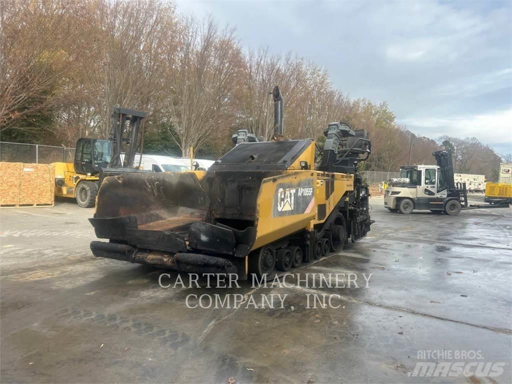 CAT AP1055F Asfaltsläggningsmaskiner