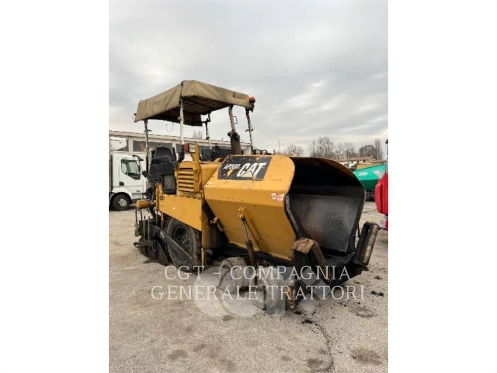 CAT AP300 Asfaltsläggningsmaskiner