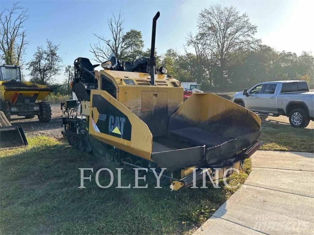 CAT AP355F Asfaltsläggningsmaskiner
