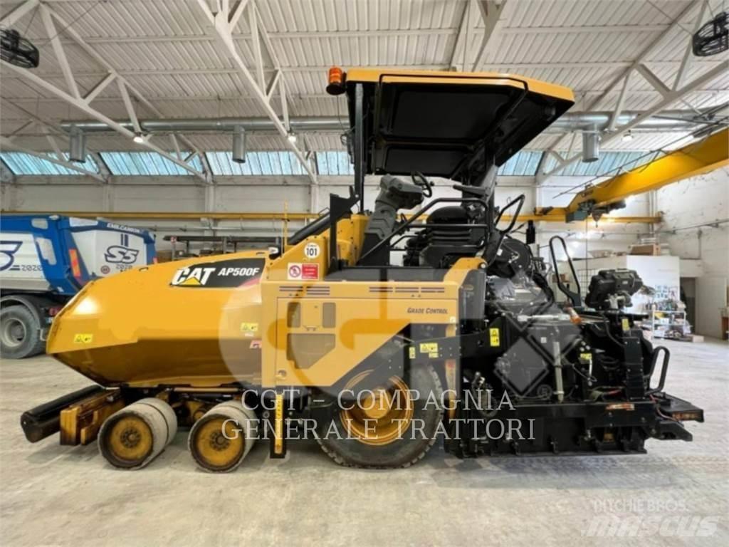 CAT AP500F Asfaltsläggningsmaskiner