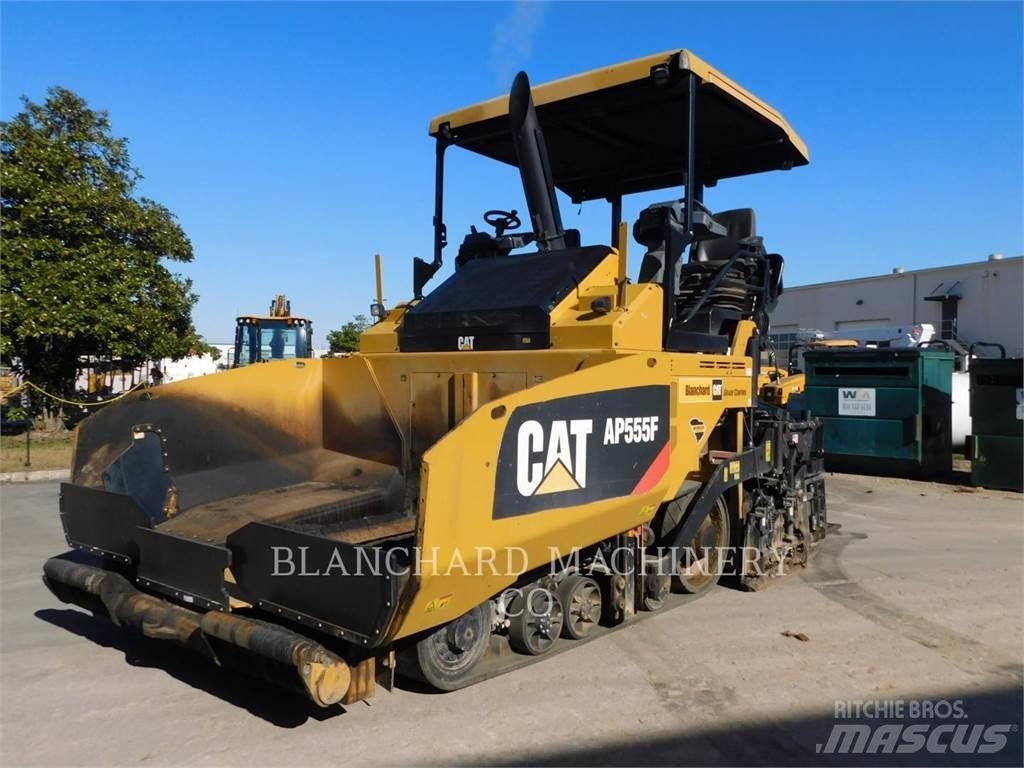 CAT AP555F Asfaltsläggningsmaskiner
