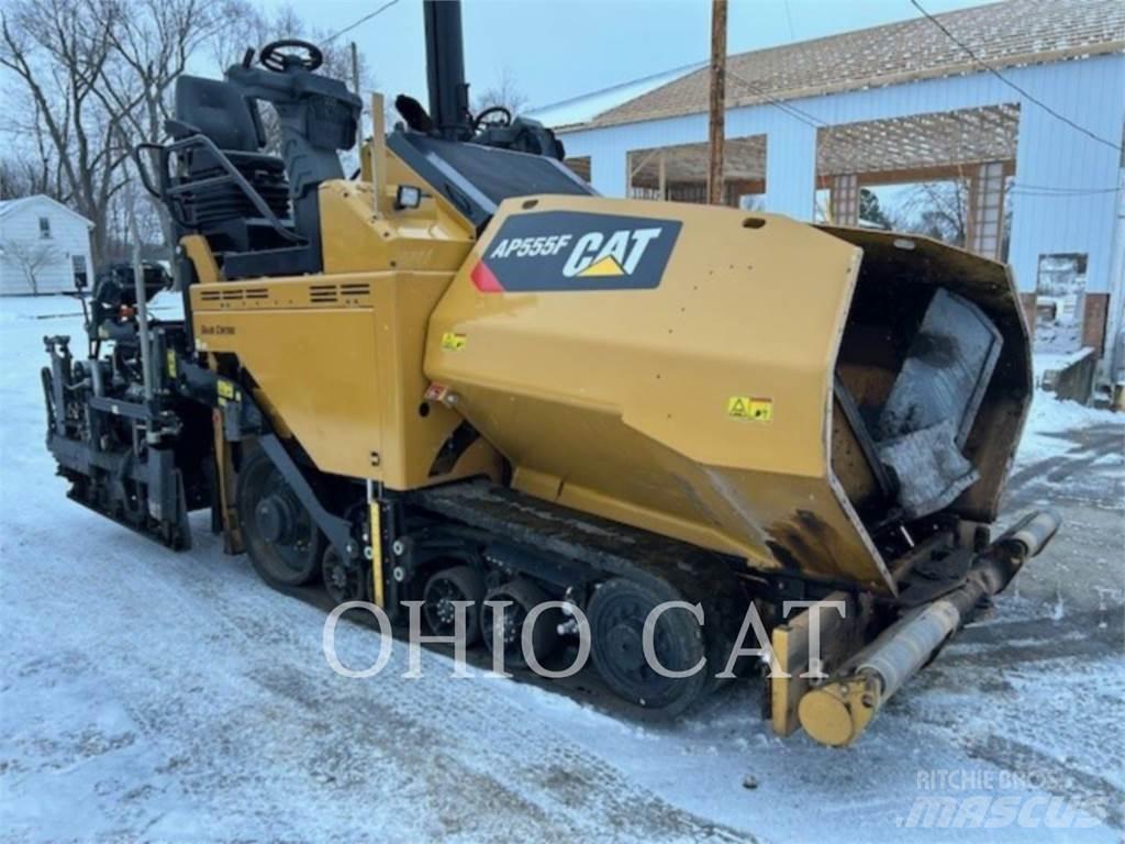 CAT AP555F Asfaltsspridare