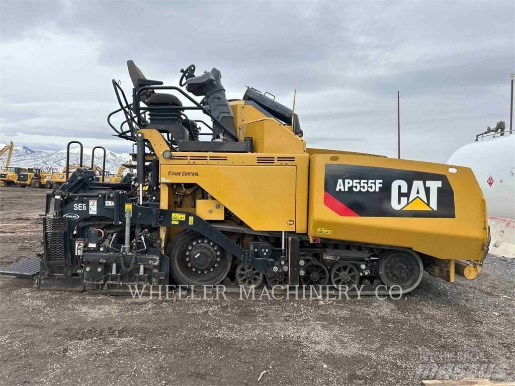 CAT AP555F Asfaltsläggningsmaskiner