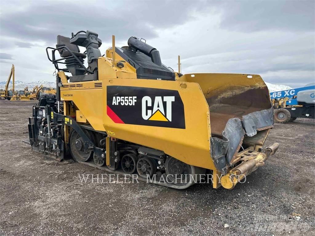 CAT AP555F Asfaltsläggningsmaskiner