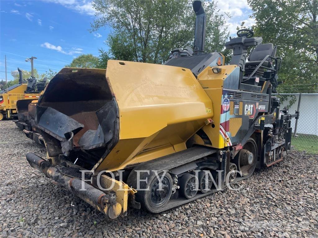 CAT AP555F Asfaltsläggningsmaskiner