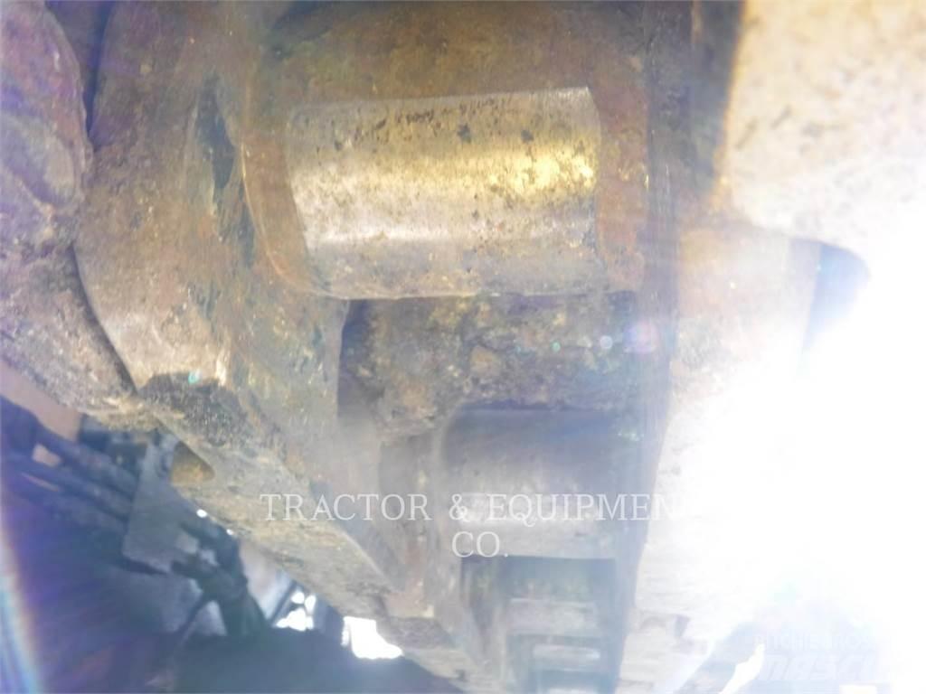 CAT AP650B Asfaltsläggningsmaskiner