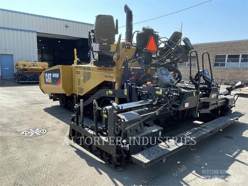 CAT AP655F Asfaltsläggningsmaskiner