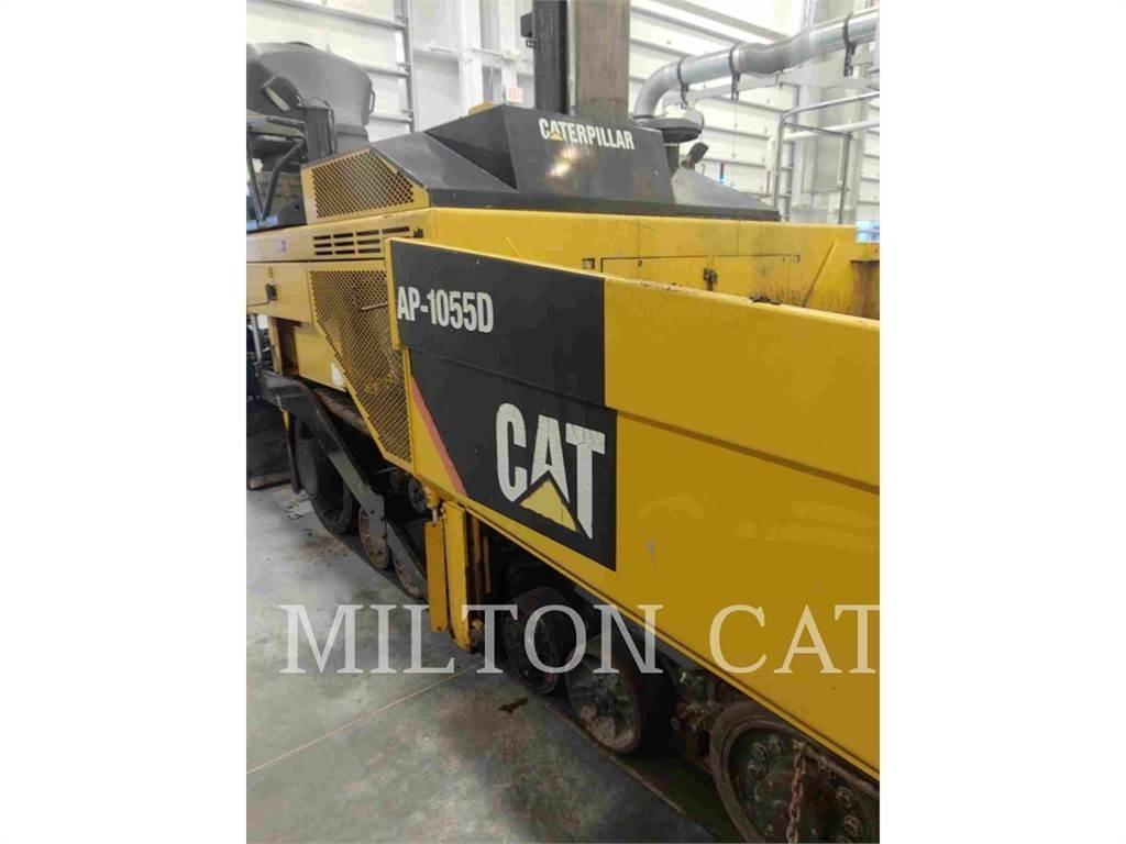 CAT BG-2455D Asfaltsläggningsmaskiner