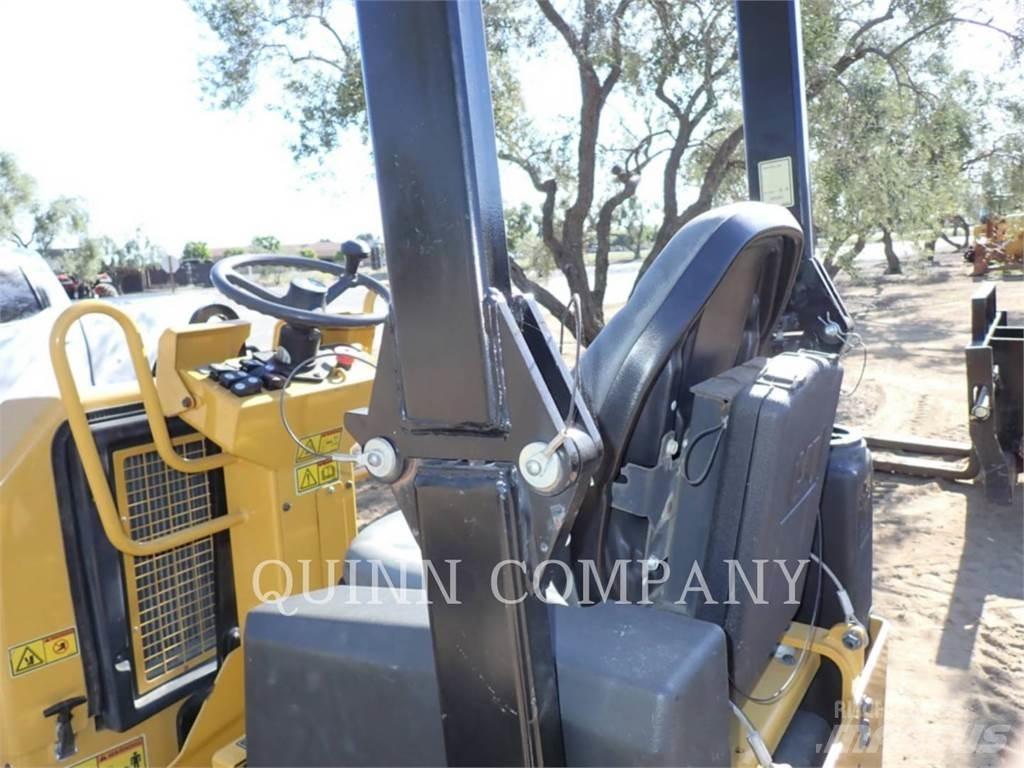 CAT CB1.7 Asfaltsspridare