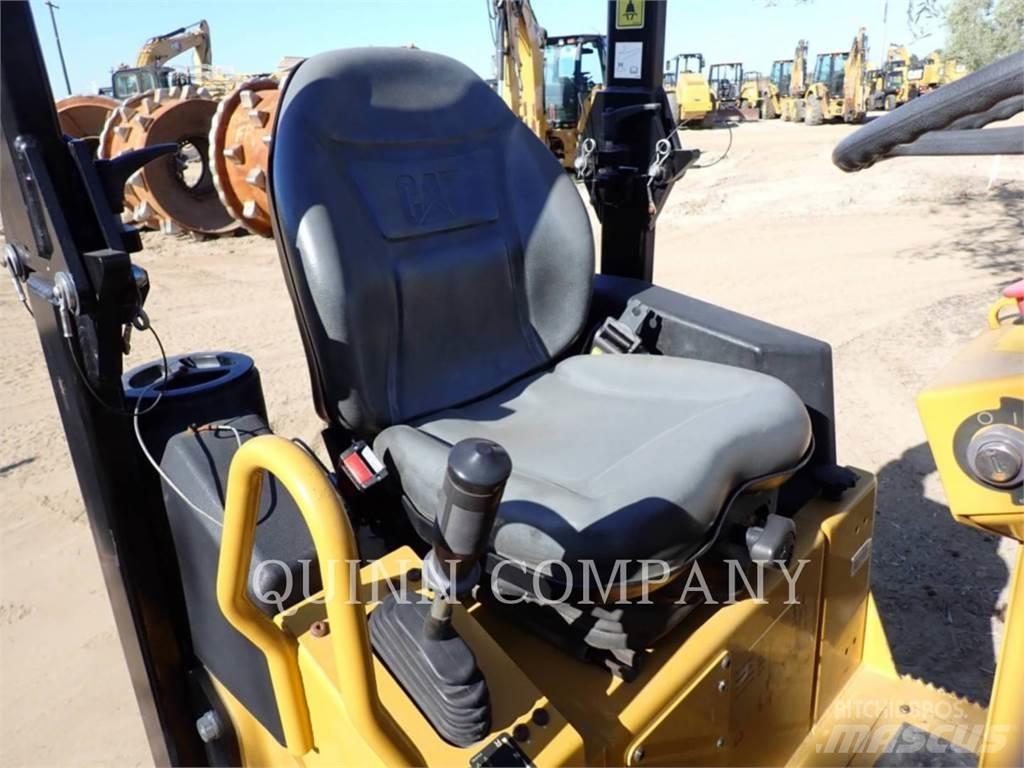 CAT CB1.7 Asfaltsspridare