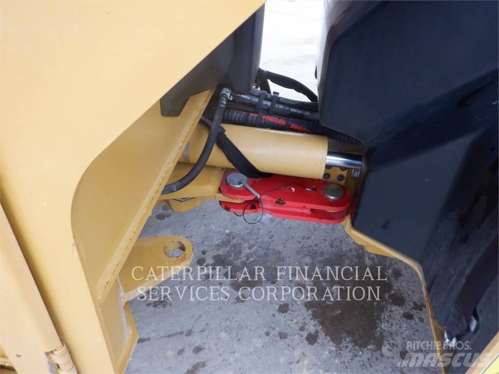 CAT CB10 Tvåvalsvältar
