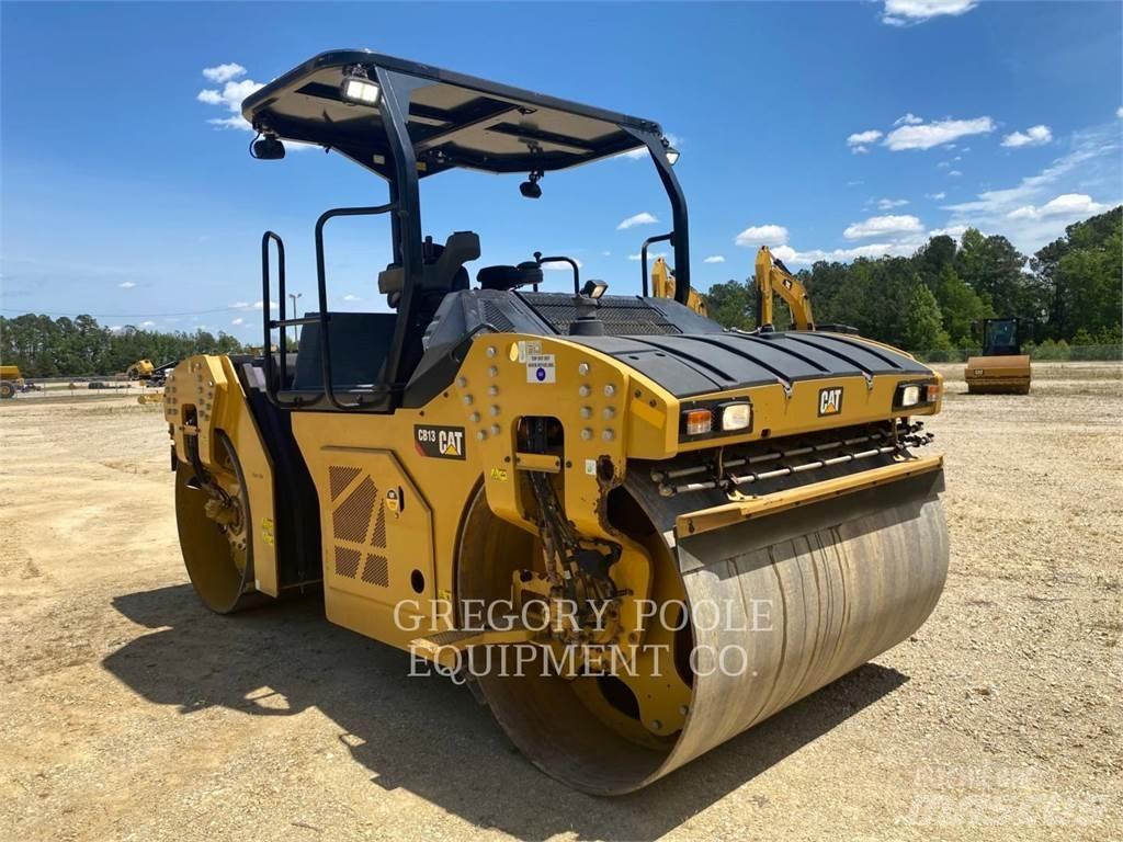 CAT CB13 Tvåvalsvältar