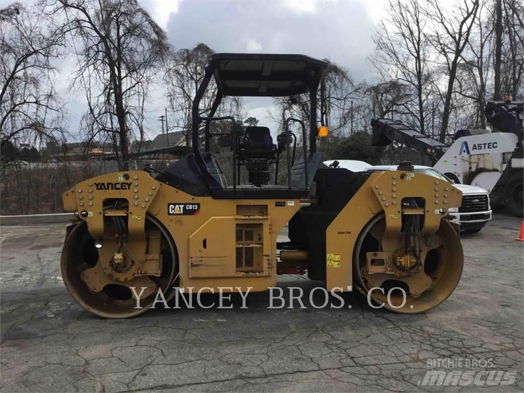 CAT CB13 Jordkompaktorer