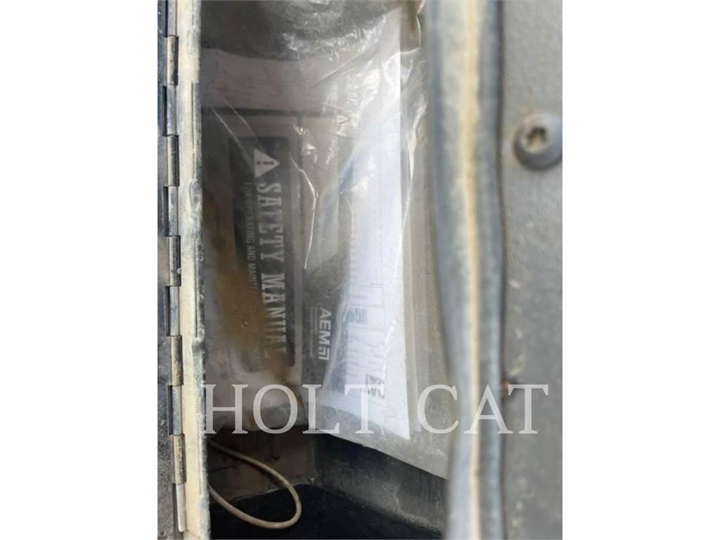 CAT CB13 Schaktvagnar