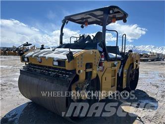 CAT CB15 CW VV Tvåvalsvältar