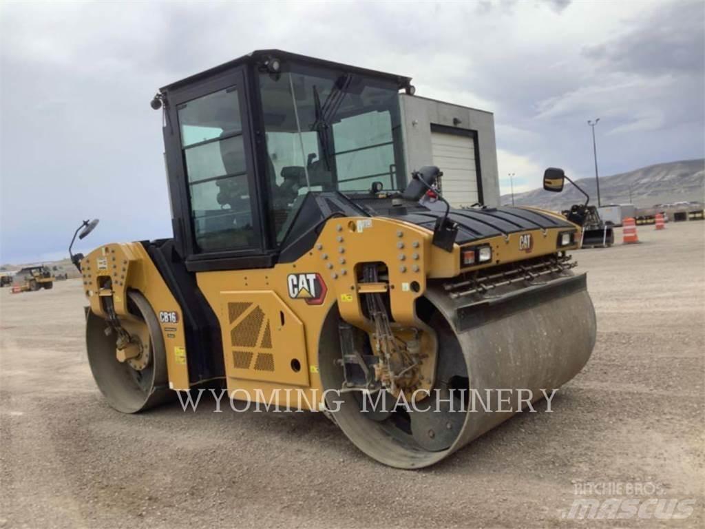 CAT CB16 Asfaltsspridare