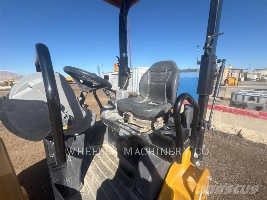 CAT CB2.7 GC Tvåvalsvältar