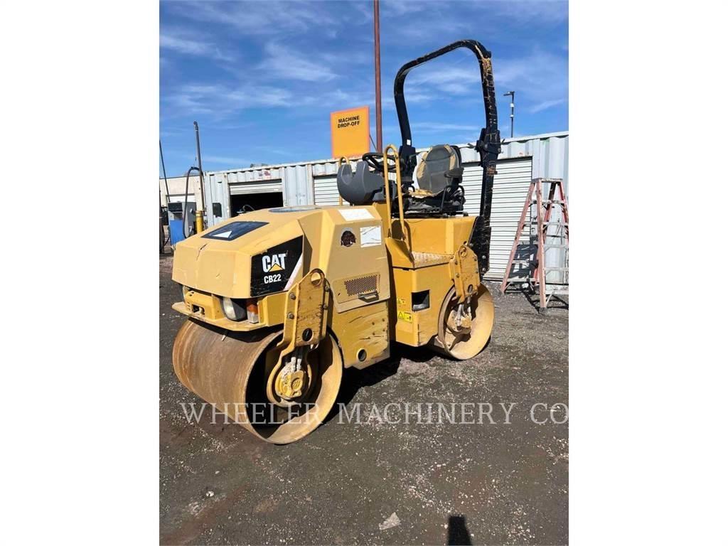 CAT CB22 Asfaltsspridare