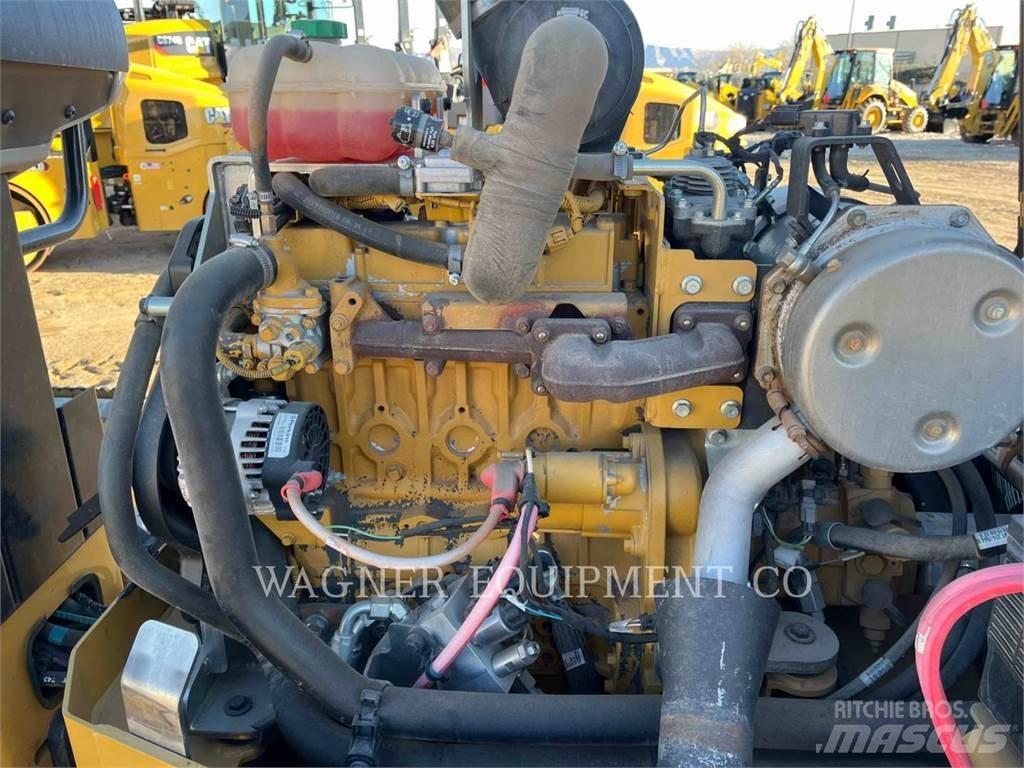 CAT CB34B Jordkompaktorer