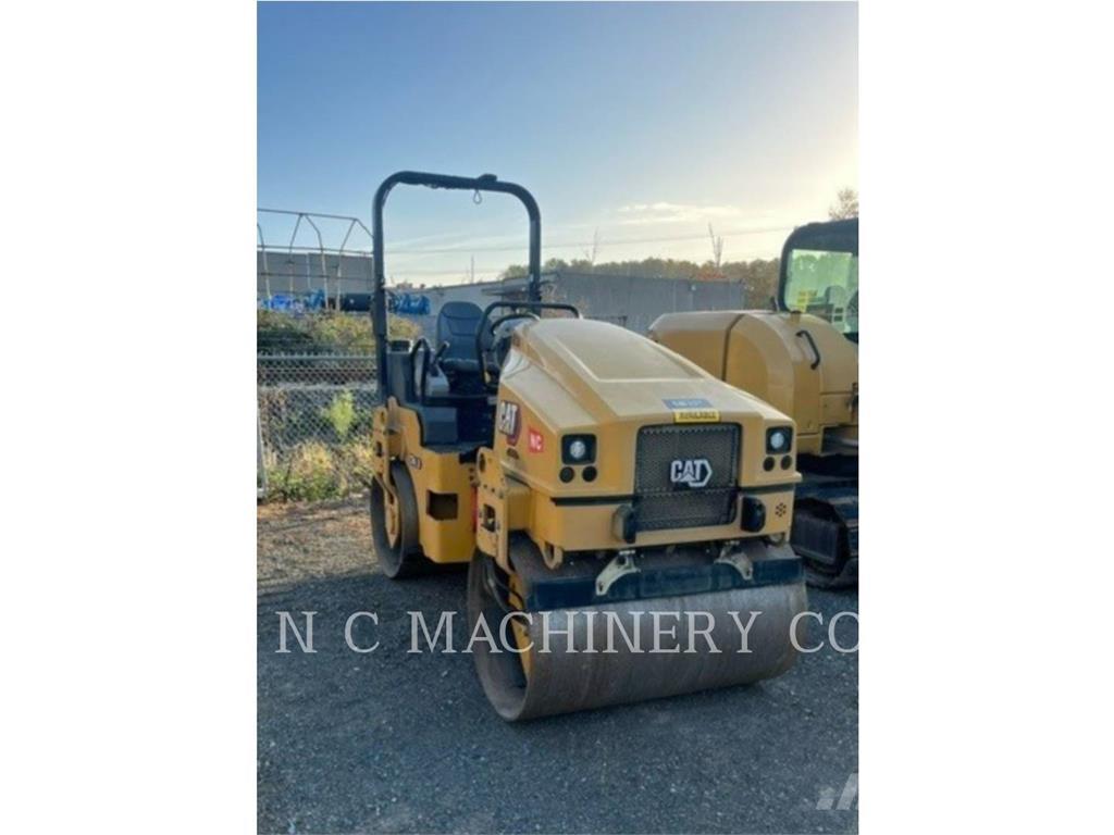 CAT CB4.0 Asfaltsläggningsmaskiner