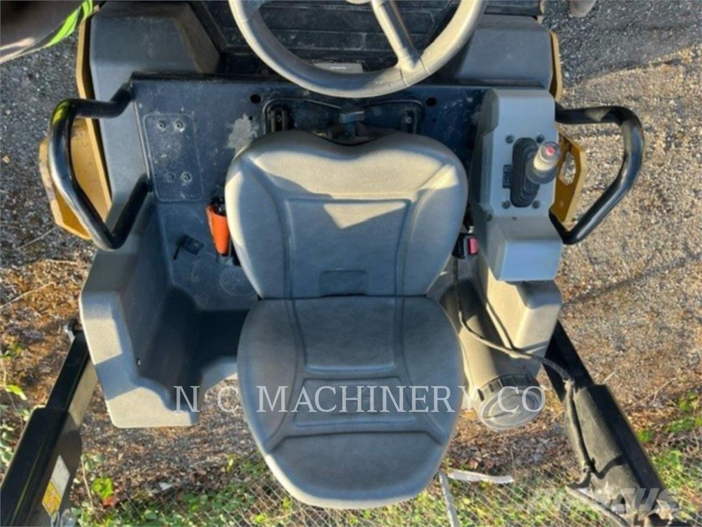 CAT CB4.0 Asfaltsläggningsmaskiner