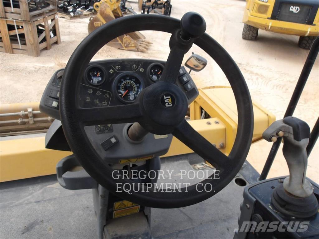 CAT CB64 Tvåvalsvältar