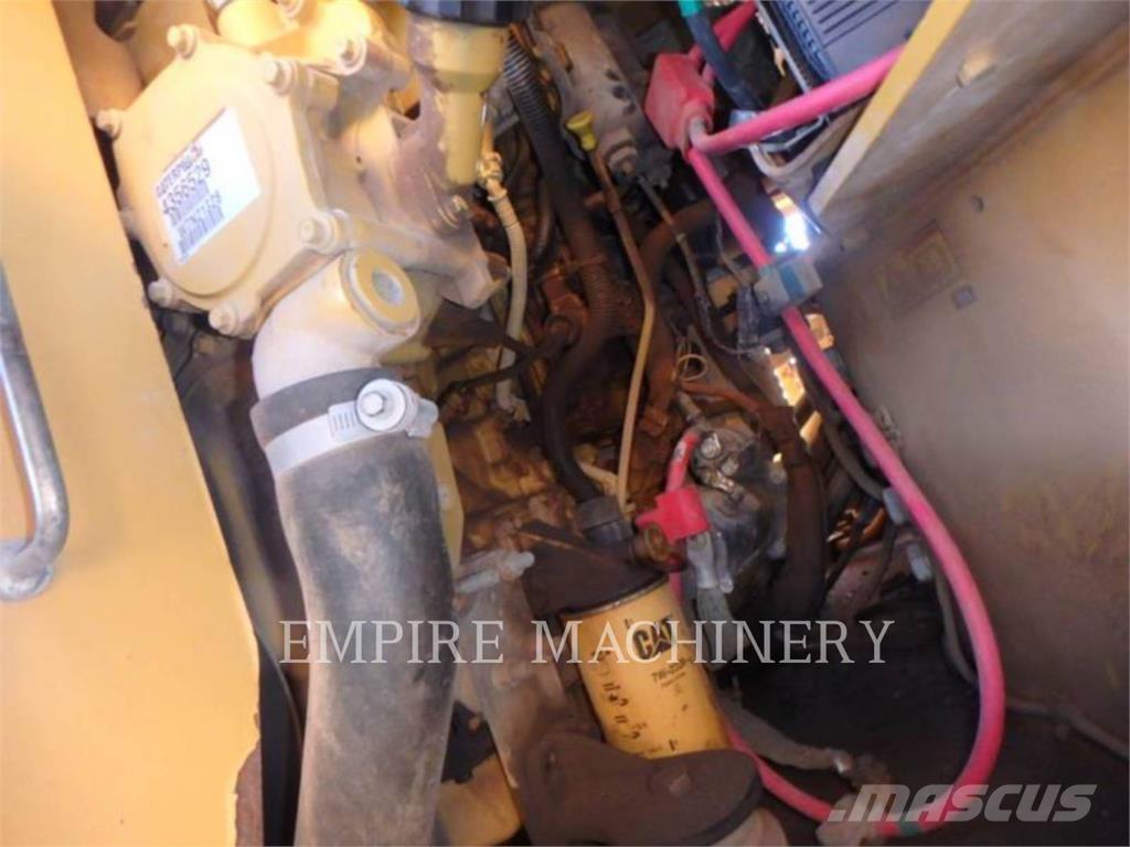 CAT CB66B Tvåvalsvältar