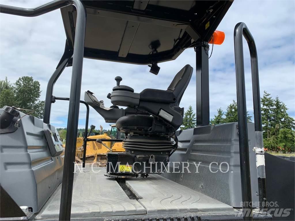 CAT CB66B Asfaltsläggningsmaskiner