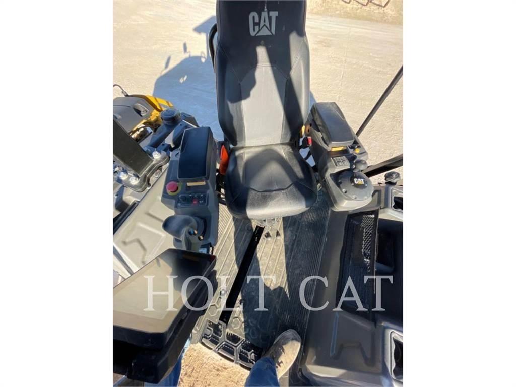 CAT CB7 Envalsvältar