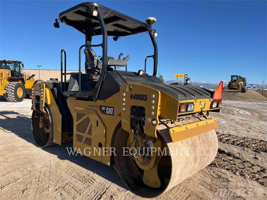 CAT CB7 Jordkompaktorer