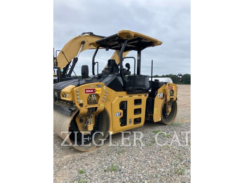 CAT CB7-02 Jordkompaktorer