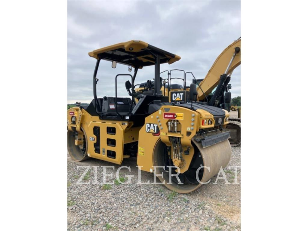 CAT CB7-02 Jordkompaktorer