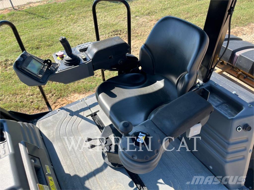 CAT CB8 Jordkompaktorer