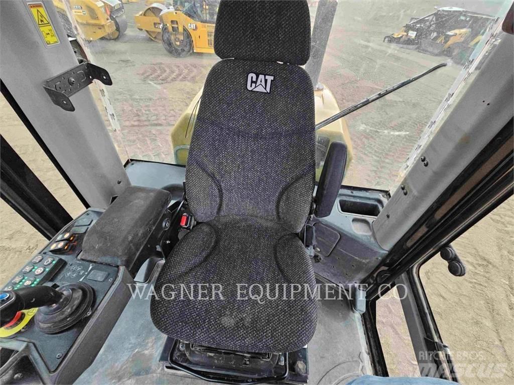 CAT CP56B Jordkompaktorer