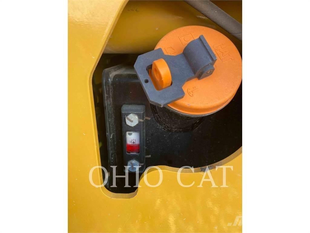 CAT CS44B Kombivältar